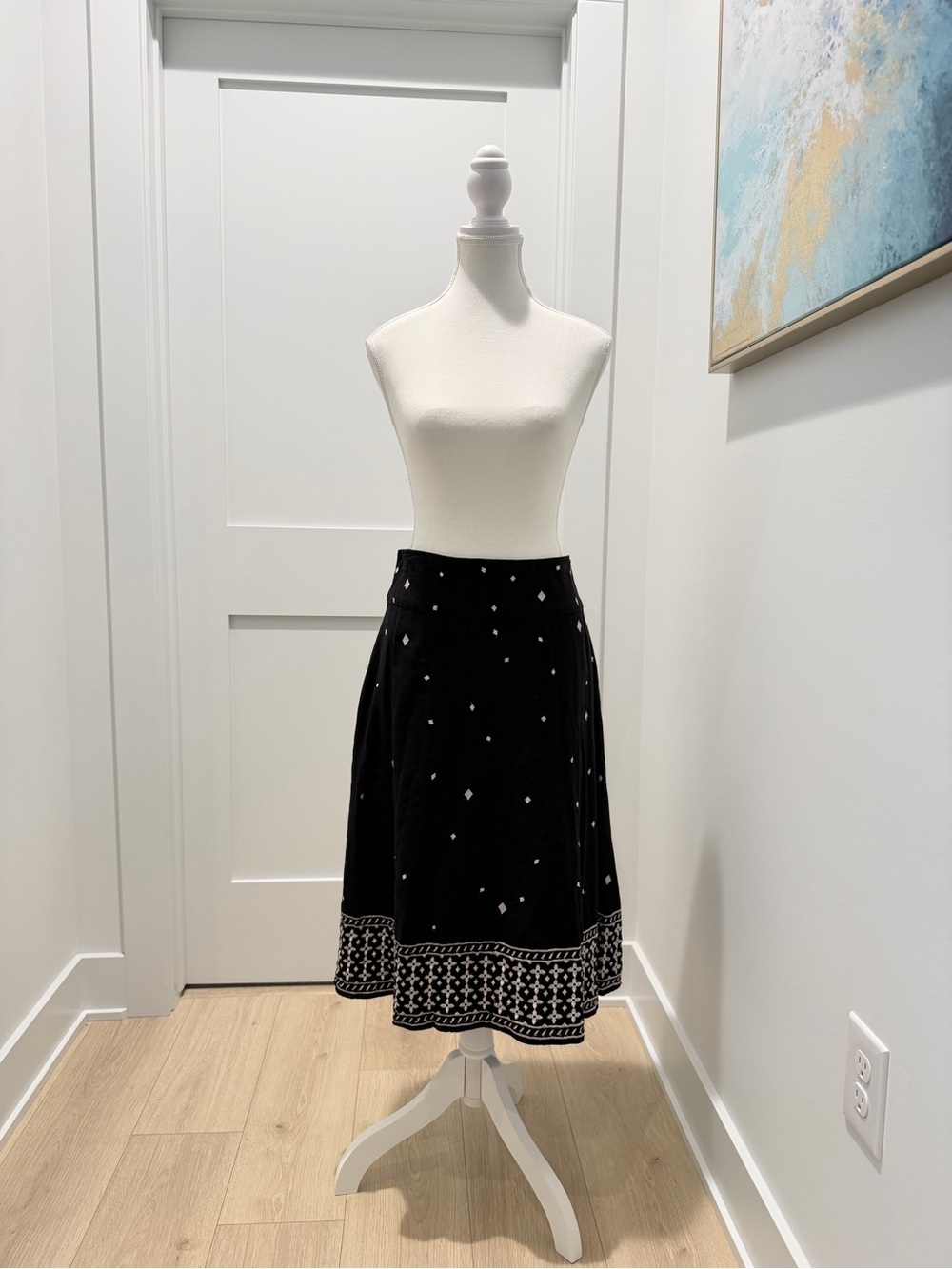 Willi Smith black and white embroidered linen blend lined skirt midi size zip 6